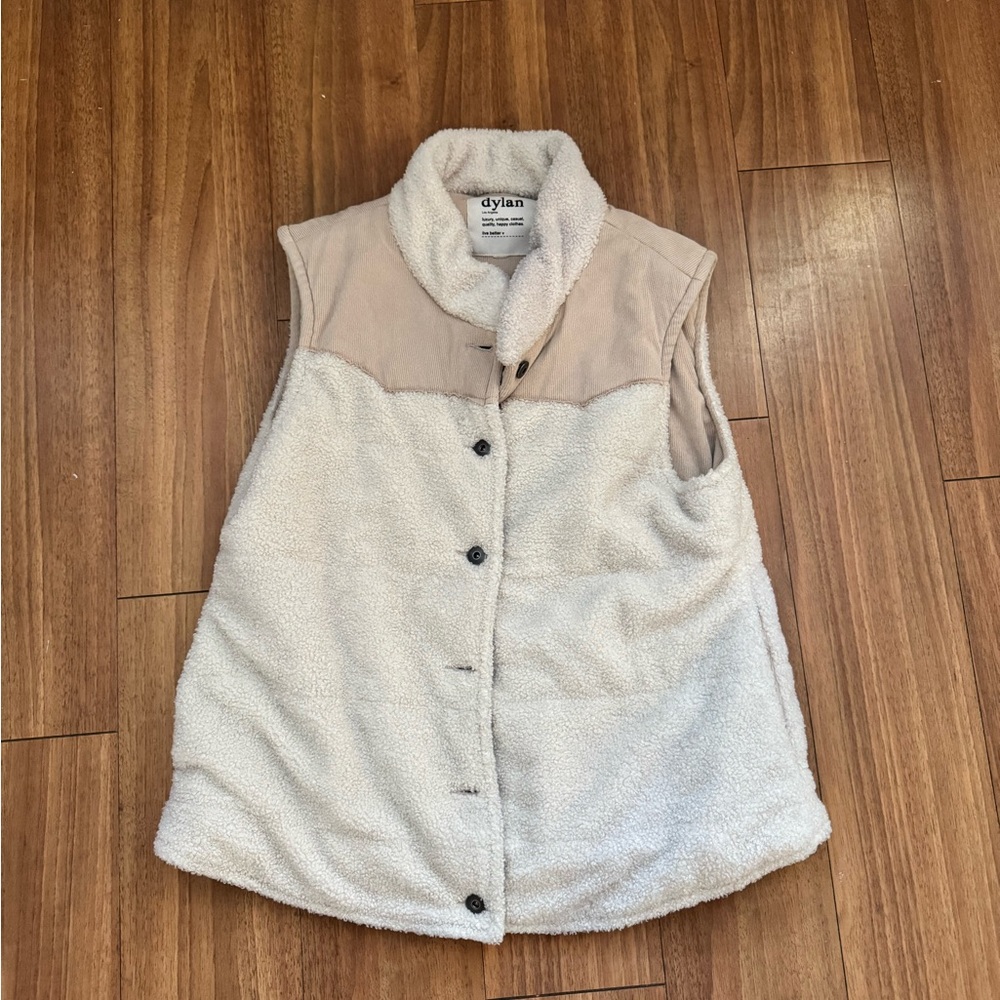 Dylan Fleece Vest in Cream and Tan